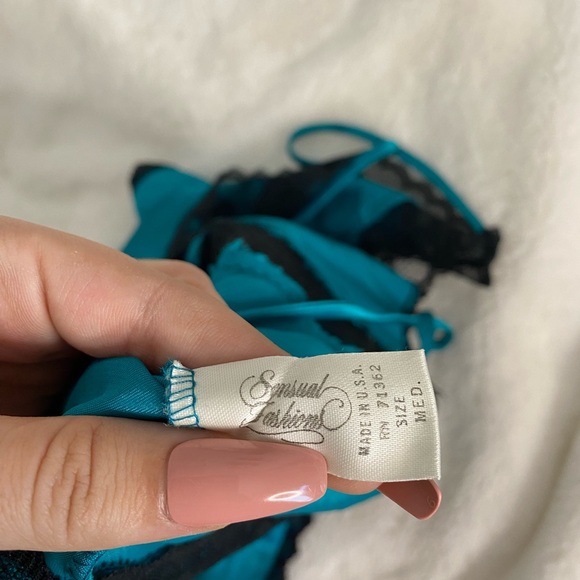 Vintage Teal and Black Lace Chemise - Picture 6 of 6